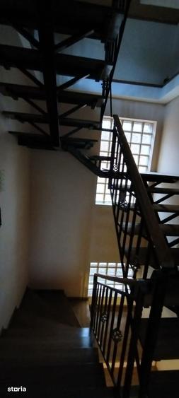 Casă cu 6 camere cu Teren 600 Mp în Kamsas