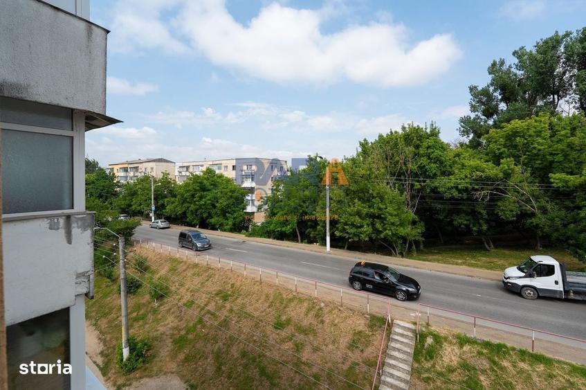 Apartament cu 3 camere decomandat în Horia