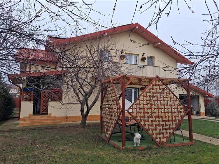 Casă cu 5 camere cu Teren 646 Mp în Aeroport