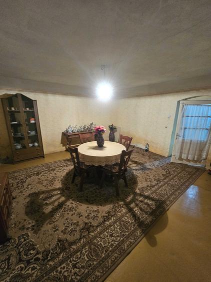 Casă cu 4 camere în Dumbrăvița