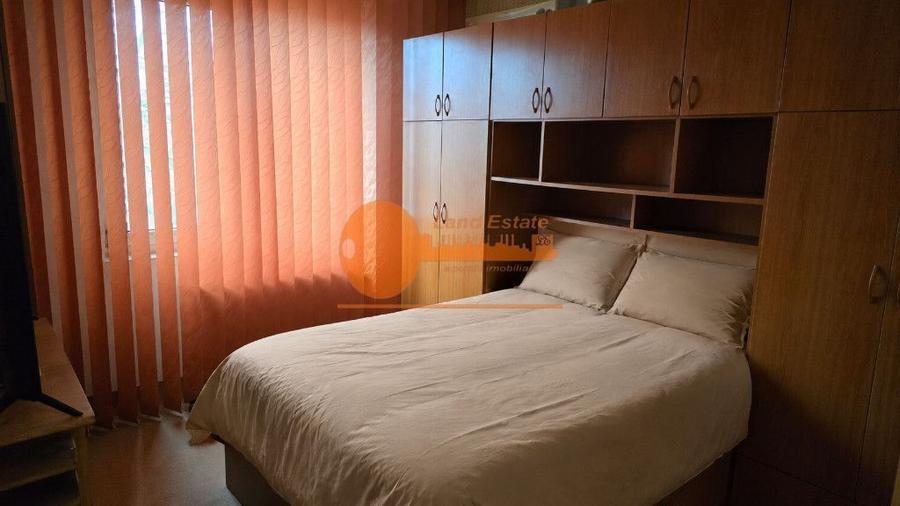 Apartament cu 4 camere semidecomandat în Gorjului