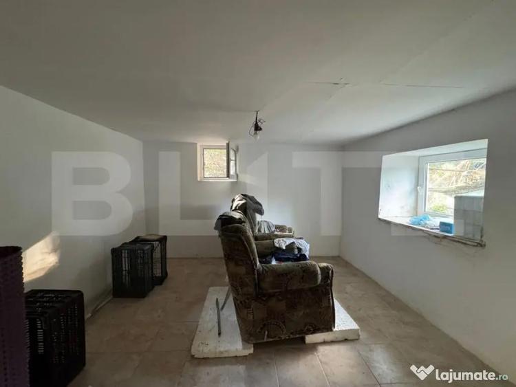 Casă cu 4 camere cu Teren 3697 Mp în Central
