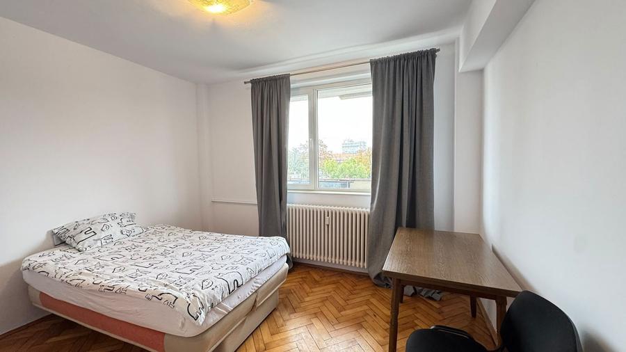 Apartament cu 3 camere decomandat, mobilat în Ultracentral