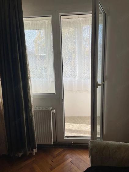 Apartament cu 2 camere nedecomandat în Astra