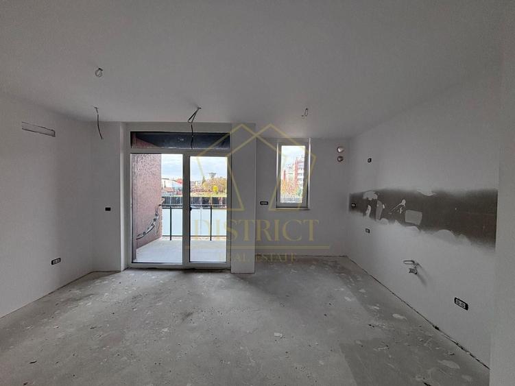 Apartament cu 3 camere decomandat în Aradului