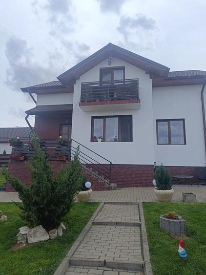 Casă cu 4 camere în Central
