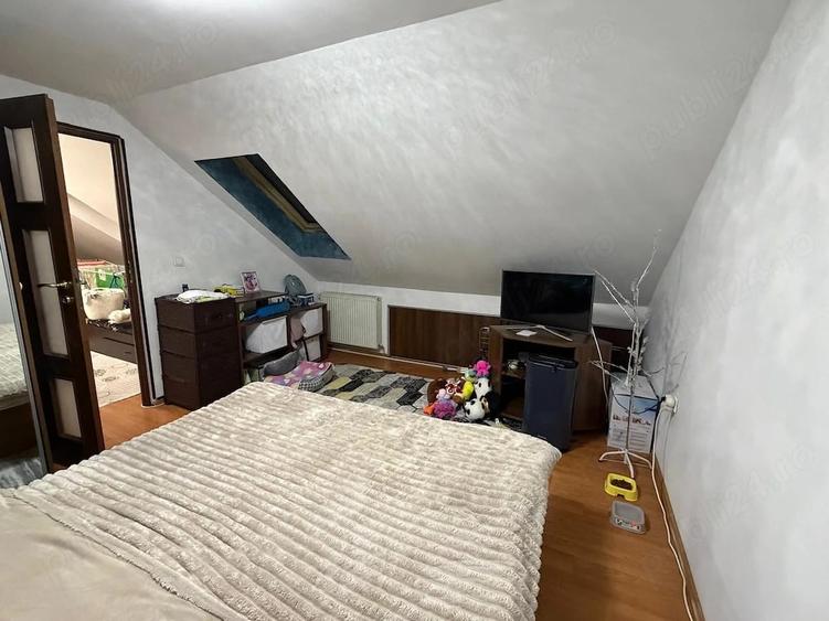 Apartament cu 3 camere decomandat, mobilat în Berceni
