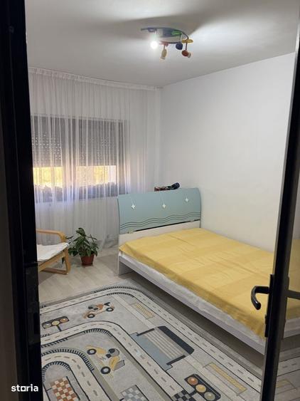 Apartament cu 3 camere decomandat în Exterior Vest