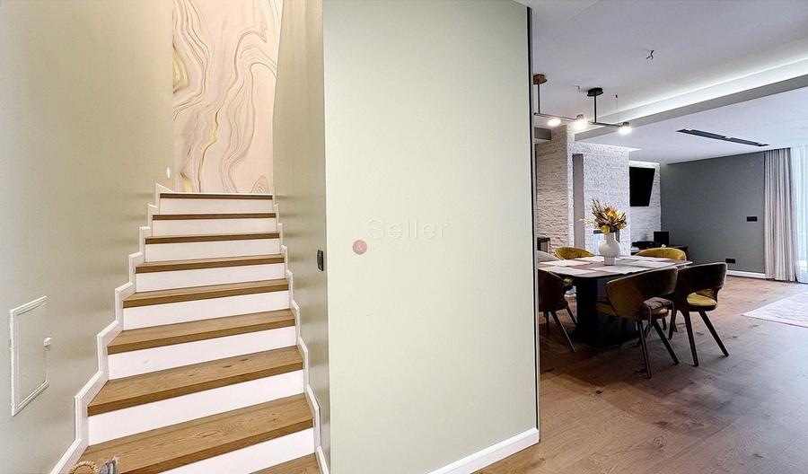 Apartament cu 3 camere decomandat, mobilat în Poiana Brașov