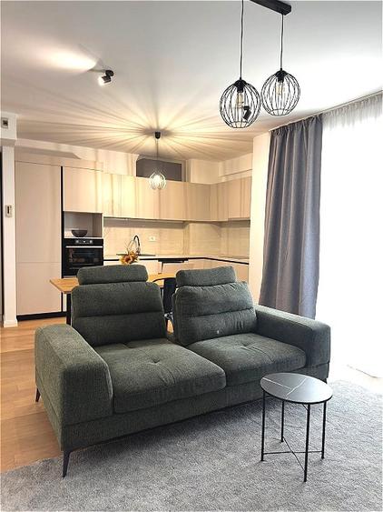 Apartament cu 3 camere semidecomandat, mobilat în Pipera