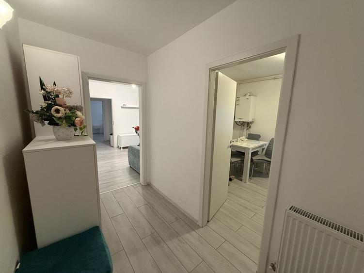 Apartament cu 2 camere semidecomandat în Gemenii