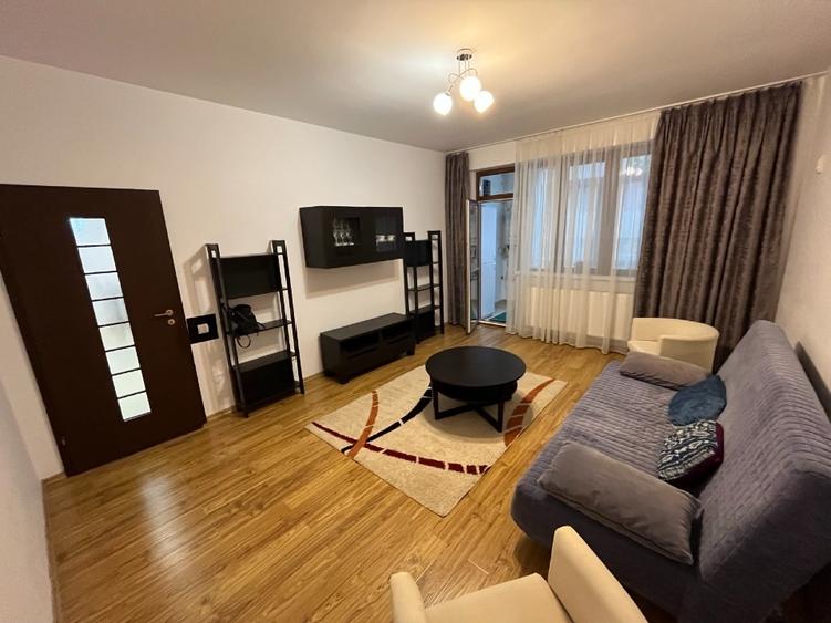 Apartament cu 2 camere decomandat, mobilat în Central
