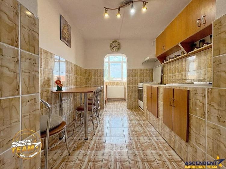 Apartament cu 2 camere decomandat în Lenin