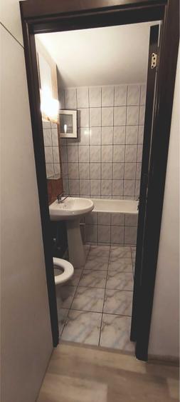Apartament cu 2 camere semidecomandat în Tei