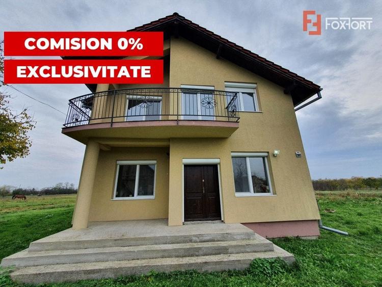 Casă individuală cu 5 camere cu Canalizare în Breștea