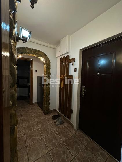 Apartament cu 2 camere decomandat, mobilat în Nicolina