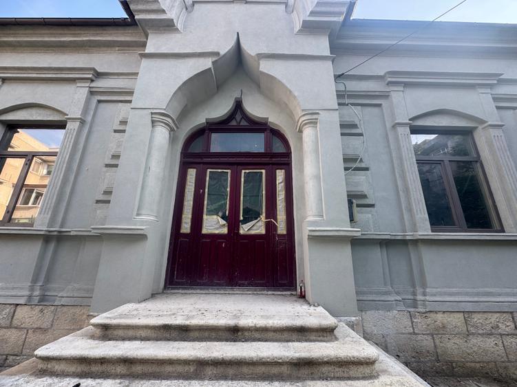 Casă individuală cu 4 camere cu Teren 400 Mp în Central