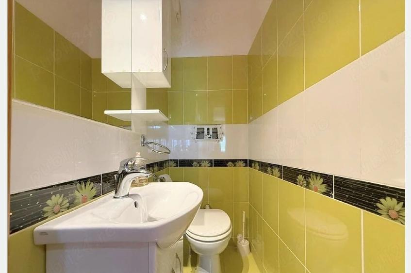 Apartament cu 4 camere decomandat în Medicină