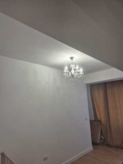 Apartament cu 3 camere semidecomandat în Exterior Sud