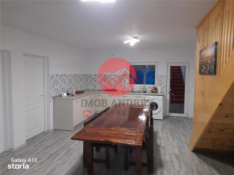 Casă cu 4 camere în Mineri