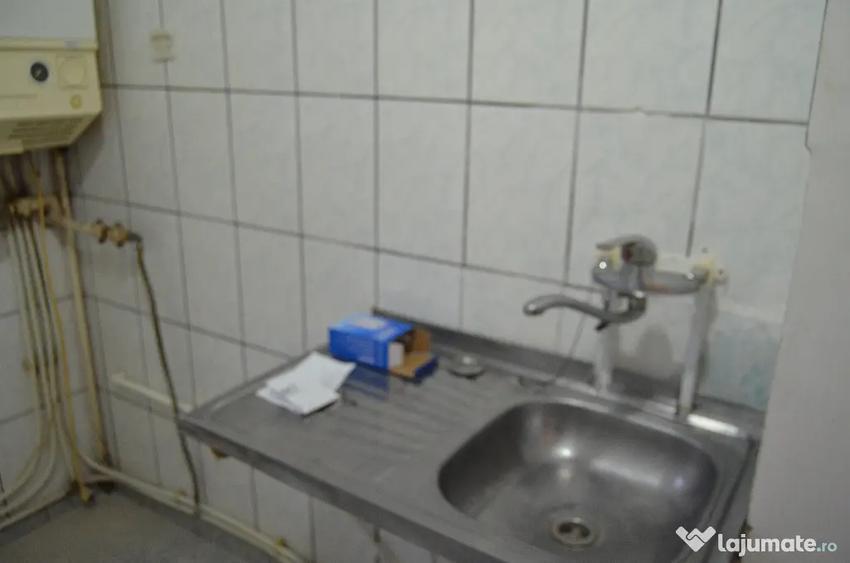 Apartament cu 2 camere semidecomandat în Cezar Petrescu