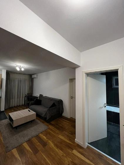 Apartament cu 2 camere decomandat în Tractorul