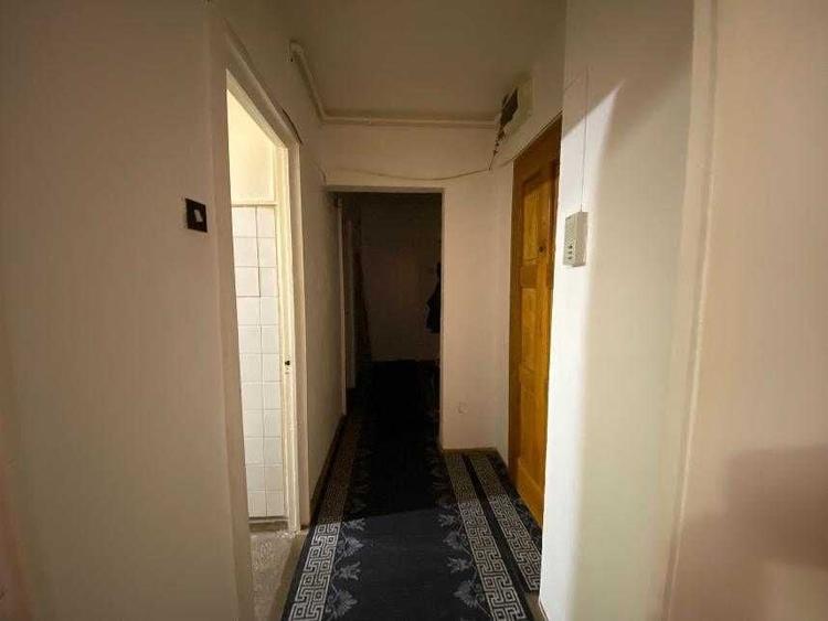 Apartament cu 3 camere decomandat în Valea Aurie