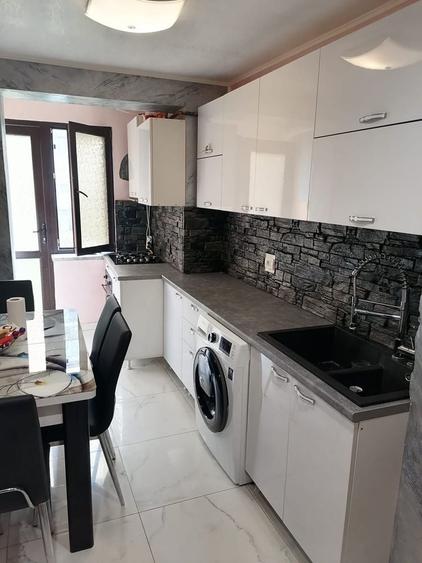 Apartament cu 2 camere semidecomandat în Exterior Vest