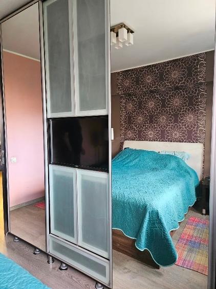Apartament cu 4 camere semidecomandat, mobilat în Drumul Taberei