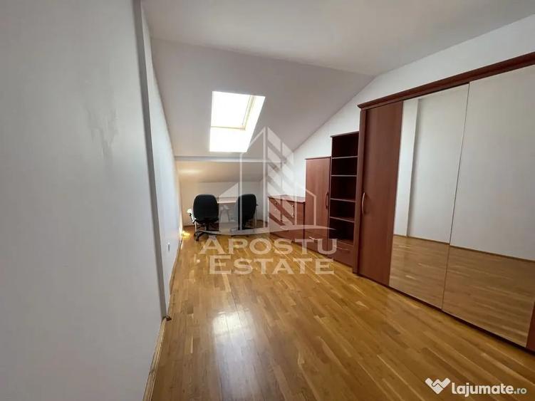 Casă cu 5 camere cu Teren 400 Mp în Lipovei
