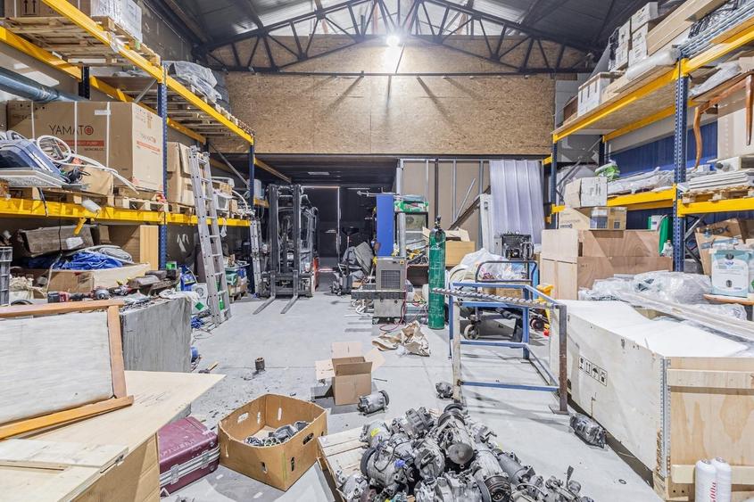 Spațiu industrial, de 1,207.0899658203 mp, în Triaj