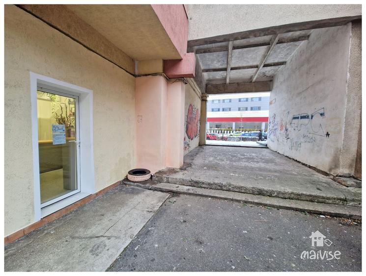 Spațiu comercial, de 10 mp, în Dârste