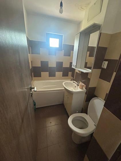 Apartament cu 3 camere nedecomandat în Mogoșoaia