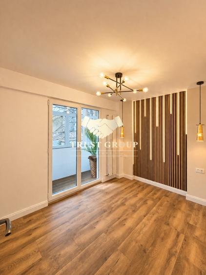 Apartament cu 2 camere decomandat în Victoriei