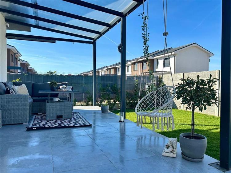 Casă cu 4 camere cu Teren 373 Mp în Nufărul