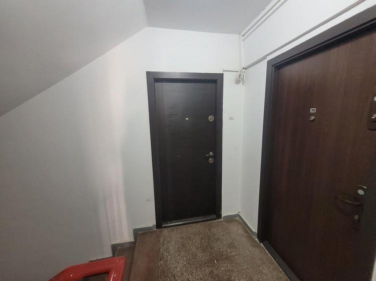 Apartament cu 3 camere decomandat în Titulescu