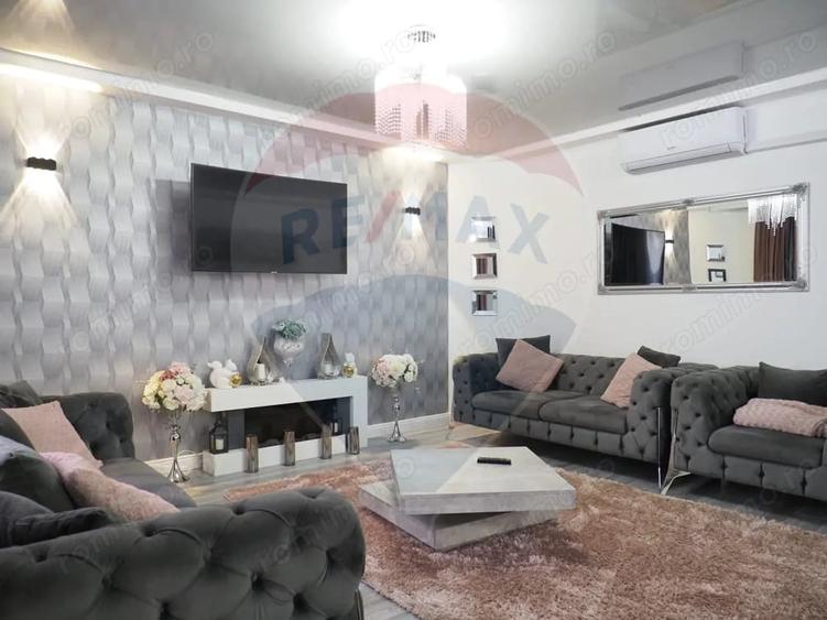 Casă cu 9 camere cu Teren 370 Mp în Central