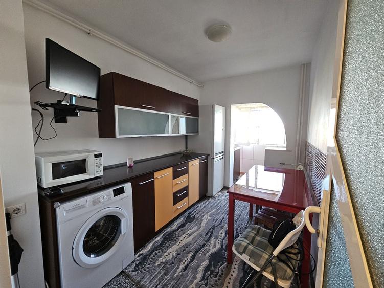 Apartament cu 2 camere decomandat în Casa de Cultură