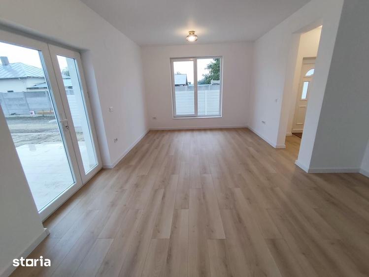 Casă cu 3 camere cu Teren 330 Mp în Crevedia