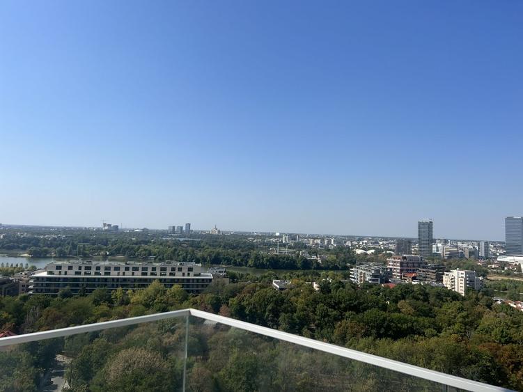 Apartament cu 4 camere decomandat în Floreasca