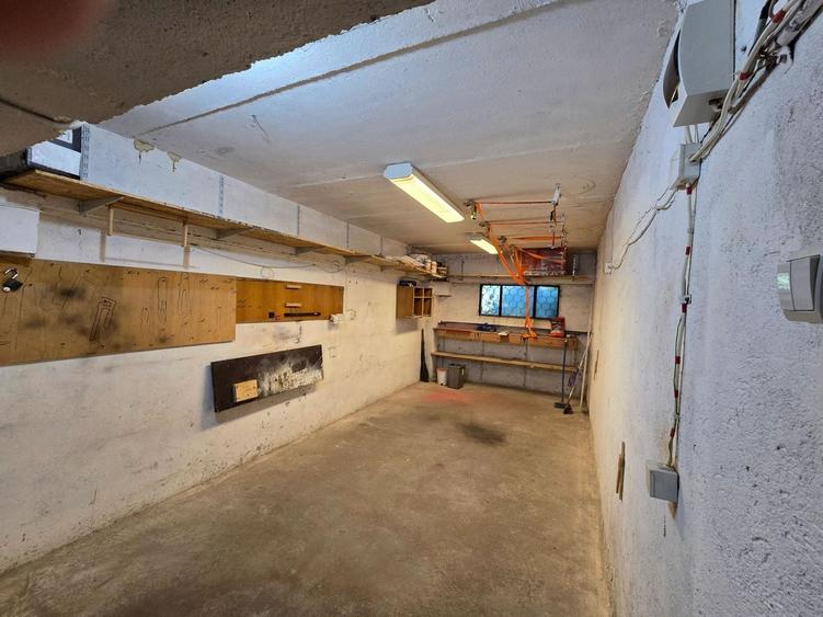 Apartament cu 3 camere decomandat, mobilat în Lipovei