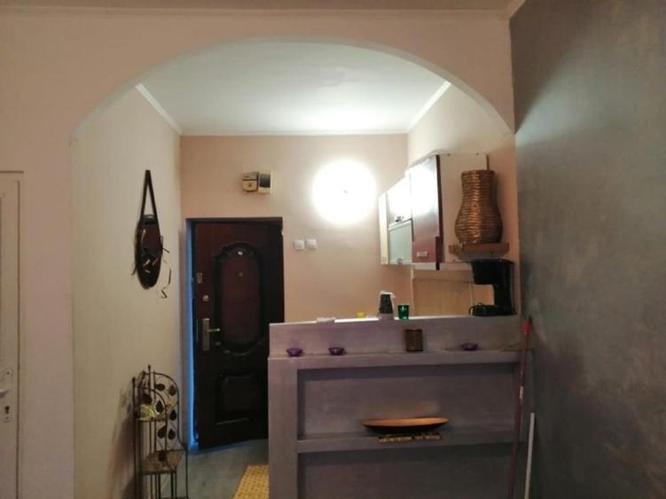 Garsonieră semidecomandată în Far