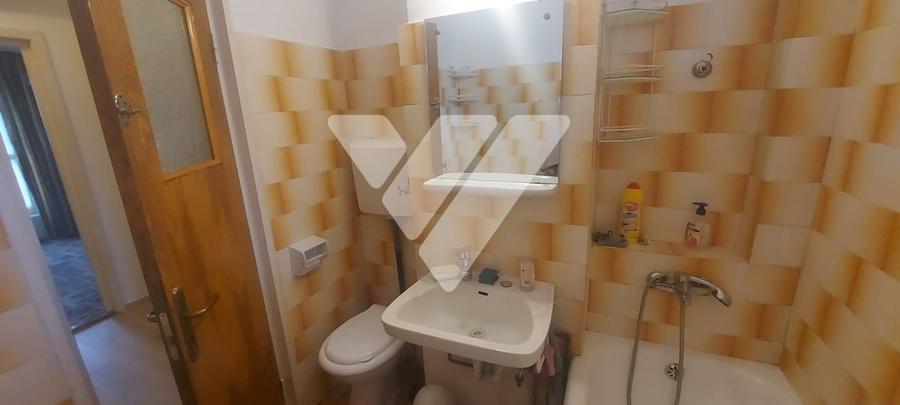Apartament cu 5 camere decomandat, mobilat în Central