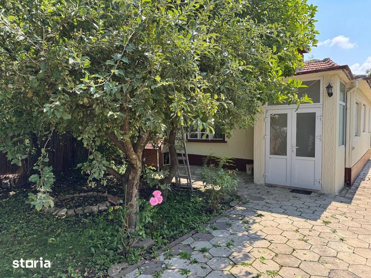 Casă cu 3 camere cu Teren 300 Mp în Central