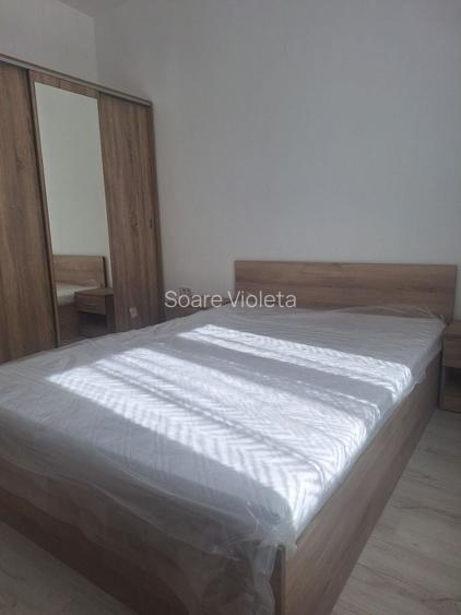 Proprietar inchiriez garsoniera cu loc de parcare.