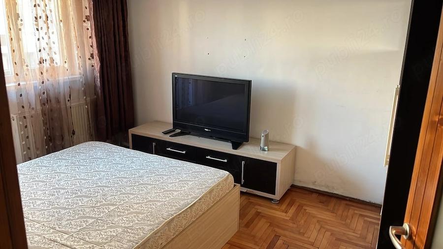 Apartament cu 3 camere decomandat în Nufărul