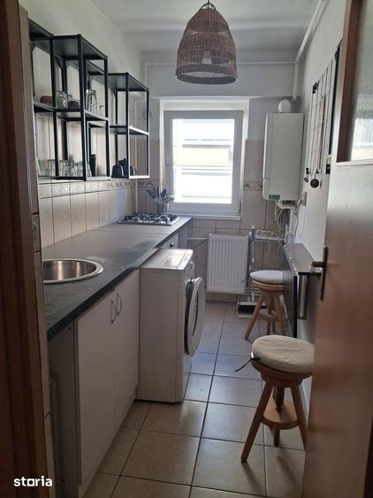 Apartament cu 2 camere semidecomandat, mobilat în Cișmigiu
