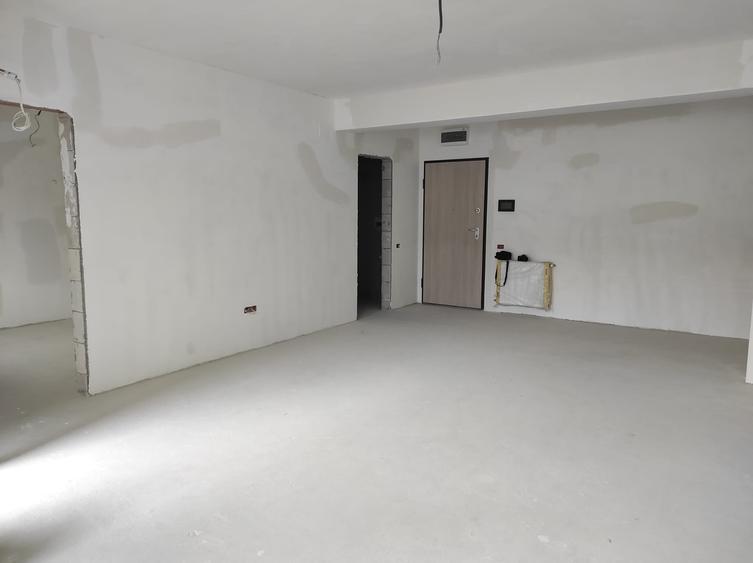 Apartament cu 2 camere decomandat în City Park Mall