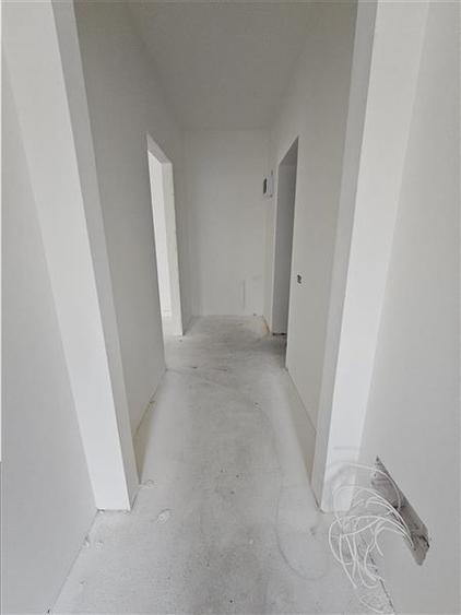 Apartament cu 4 camere decomandat în 9 Mai