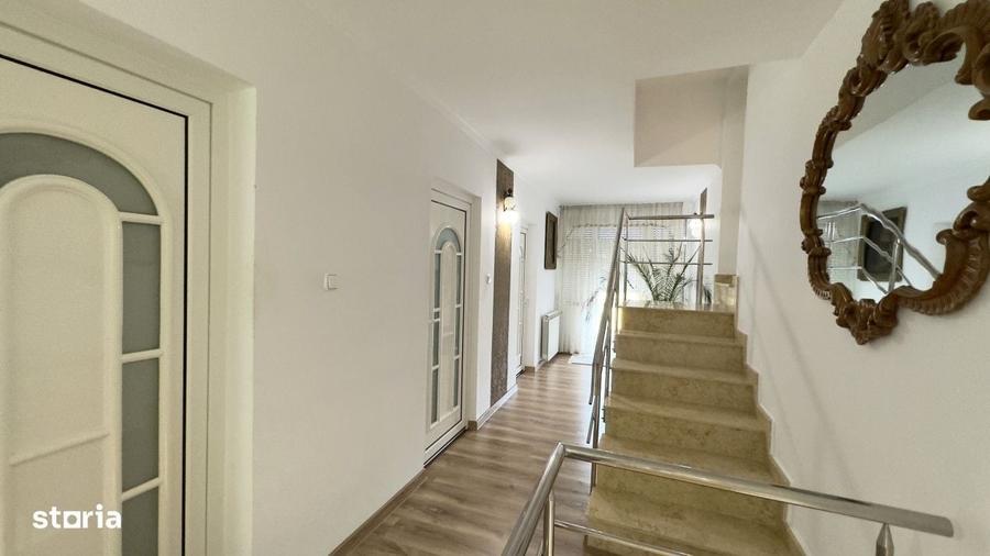 Casă cu 4 camere cu Teren 1010 Mp în Central